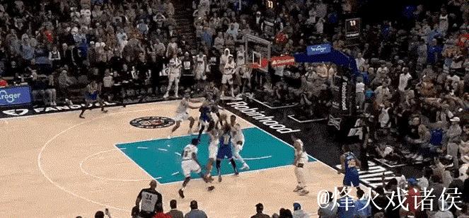 斯潘塞精准投篮命中,灰熊剩余8分钟领先快船12分 斯潘塞精准投篮命中,灰熊剩余8分钟领先快船12分