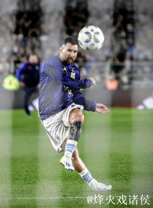 梅西的任意球,美如艺术佳作 梅西的任意球,美如艺术佳作