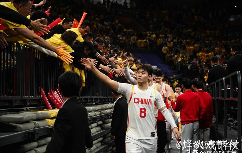 外援领衔 上海男排 本土新秀全力出击 外援领衔 上海男排 本土新秀全力出击